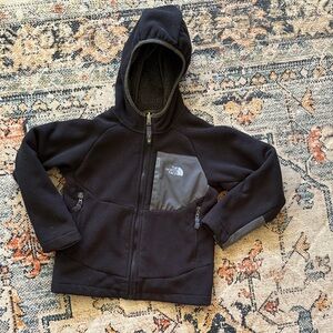 The North Face Kids Black Fleece jacket XS (6)